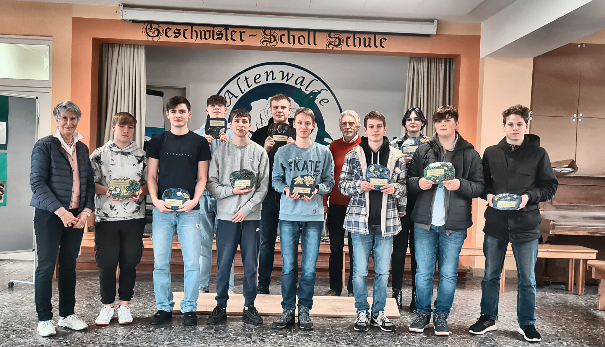 Schüler gedenken mit besonderer Gedenkstätte an Säuglinge – Geschwister ...